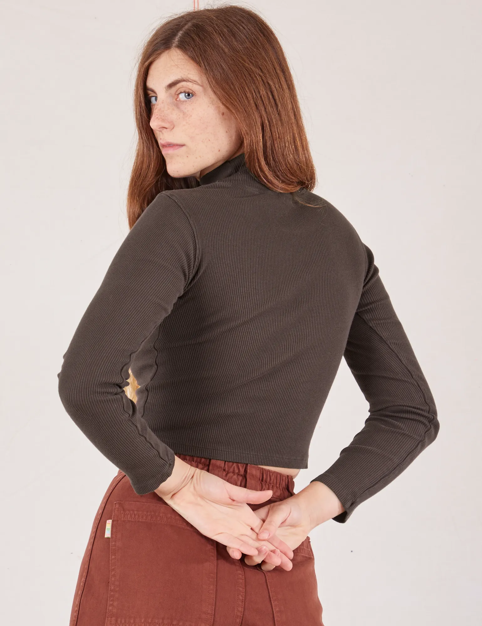 Essential Turtleneck - Espresso Brown