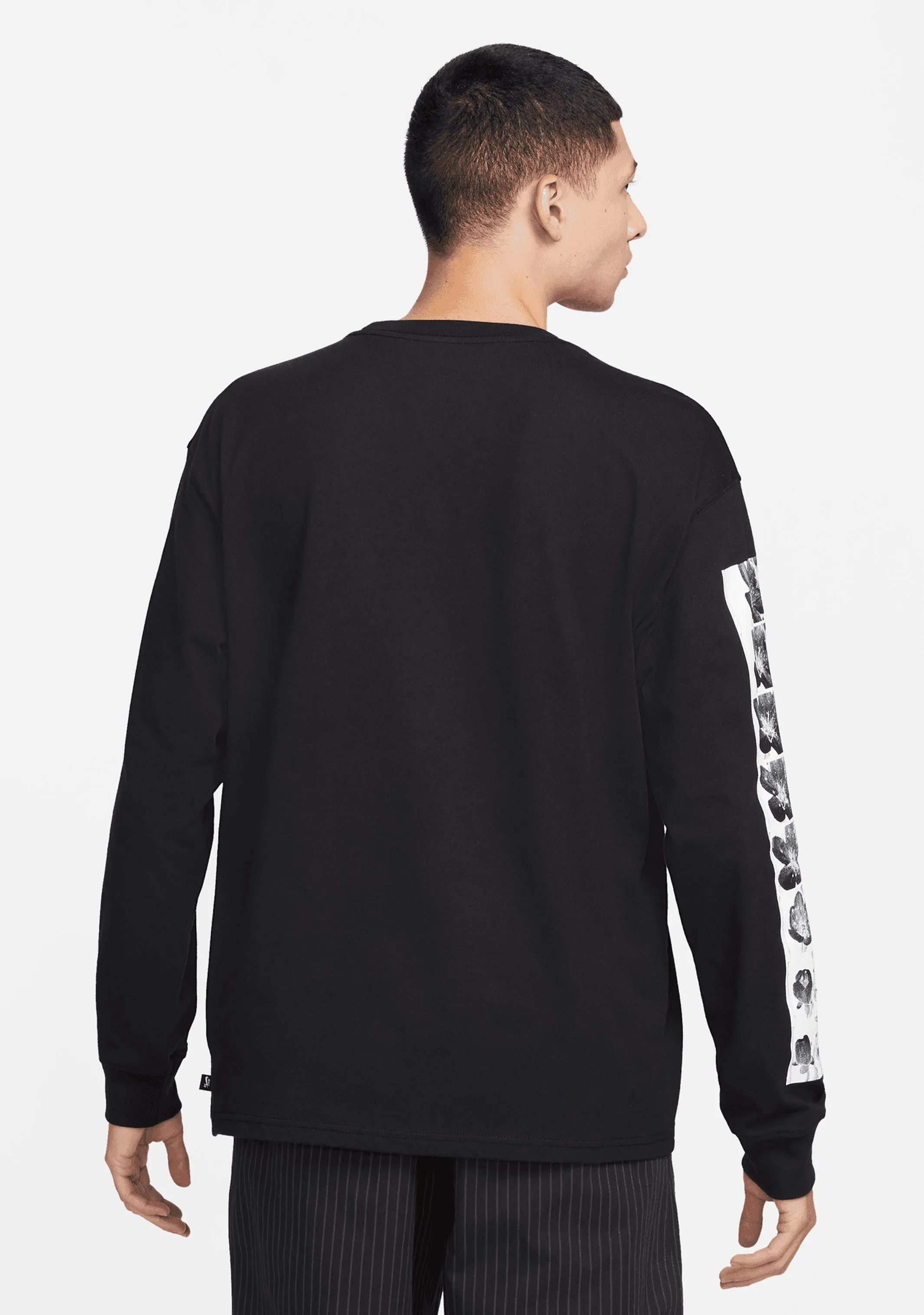 Nike SB Men's Long-Sleeve Skate T-Shirt  DX9471-010